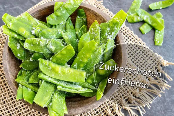 Zuckerschoten, frisch und knackig, bereit zum Einfrieren. So bleiben sie lange frisch und lecker für zukünftige Gerichte.
